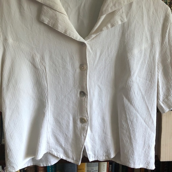 White short sleeve button up - Picture 2 of 5